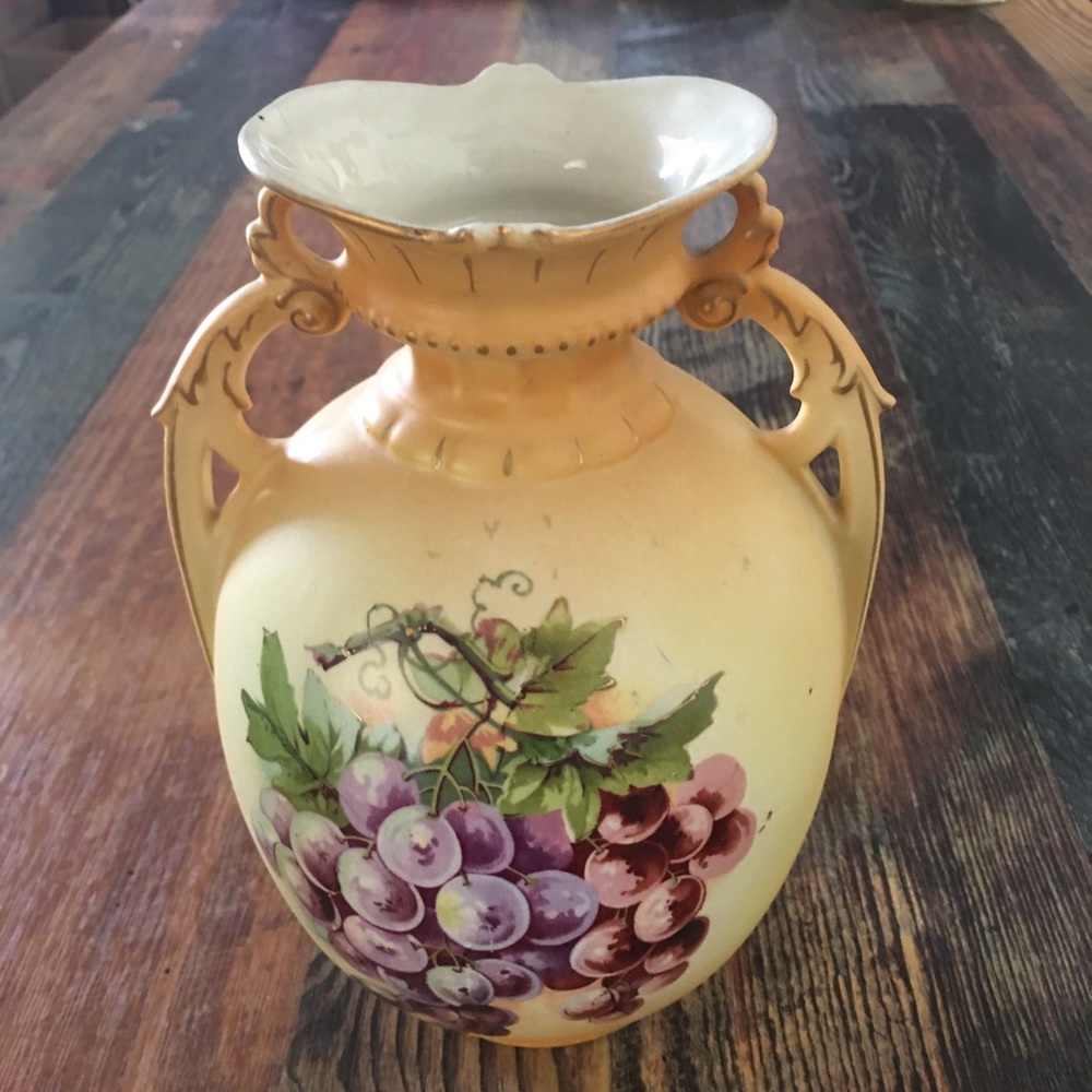Vintage Yellow Vase - Picture 7 of 7